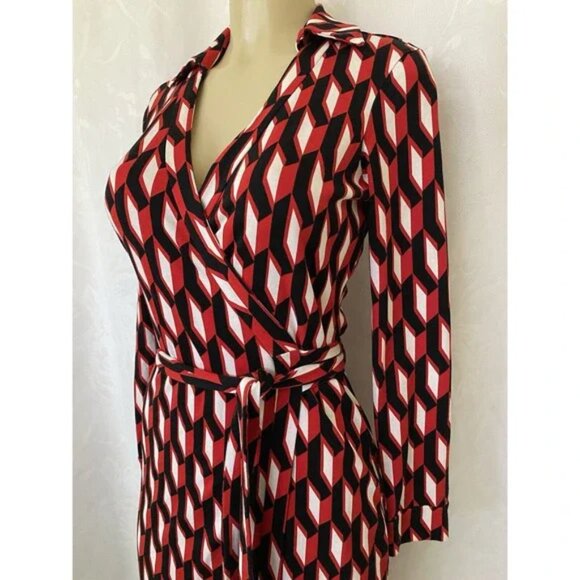 Diane von Furstenberg Size 10 Wrap Dress - Red Black White Arrow print - Picture 3 of 10
